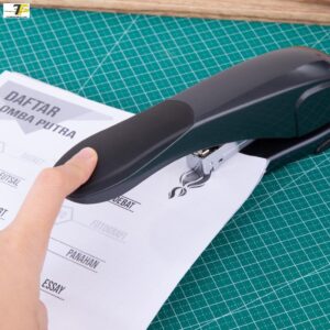 Dập ghim trung 60 tờ Deli 391(E0391)