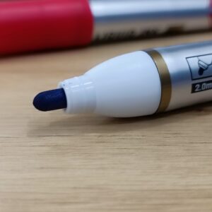 Bút lông bảng Deli EU052 - Ngòi 2 mm - mực nhiều gấp 3 lần