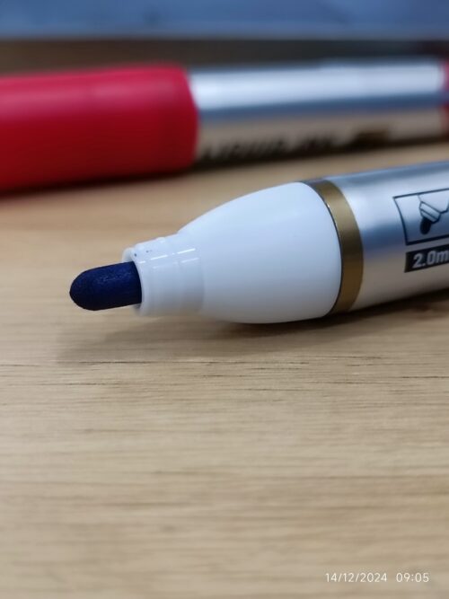 Bút lông bảng Deli EU052 - Ngòi 2 mm - mực nhiều gấp 3 lần