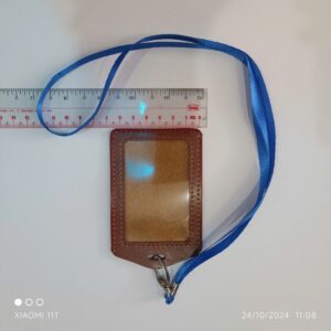 Bộ bảng tên da đứng 1 mặt, dây lụa móc xoay (50 bộ)