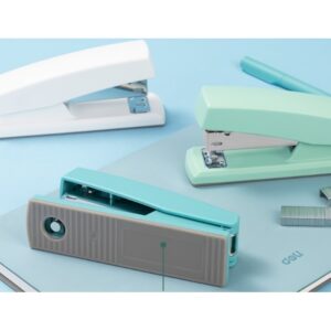 Bấm kim - Dập Ghim Deli 0425 Số 3 - bấm tối đa 20 tờ