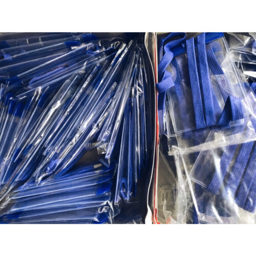 Bảng tên Sakura dây đeo túi ngang 7.5 x 10cm /đứng 10 x 7.5mm (Combo 50 cái/hộp)