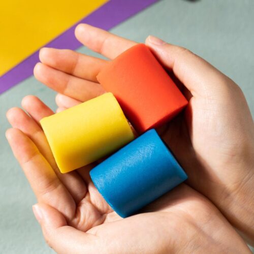 Đất nặn an toàn cho bé Deli 709 – EH709- 4 / 6 / 8 màu Super wings đựng trong hũ có thể trộn đổi màu