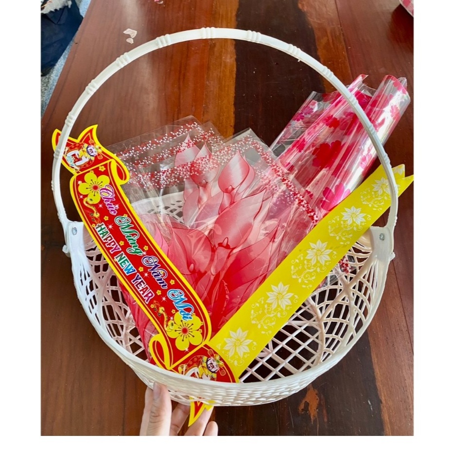 Giỏ / Khay nhựa gói quà kèm túi, nơ, decan chúc mừng – Combo 5 bộ